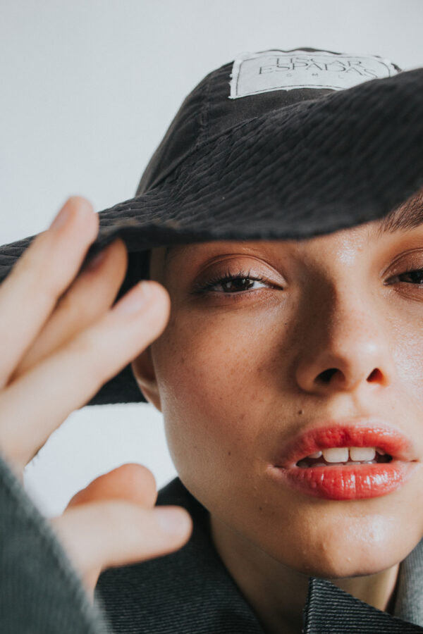 THE EXPLORER RAIN HAT
