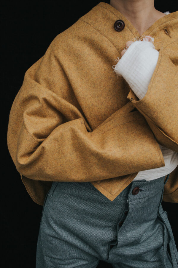 THE GOLDEN JACKET - Image 7