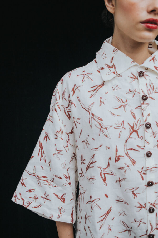 THE JAZMIN RED WHITE SHIRT - Image 3