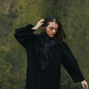 SAFRON KNITTED SCARF